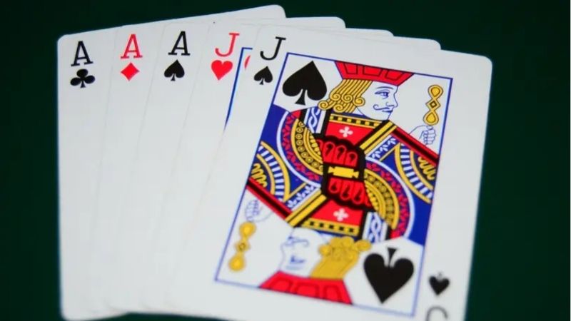 Chơi bài cù lũ cực đơn giản với hướng dẫn tại SunwinSE